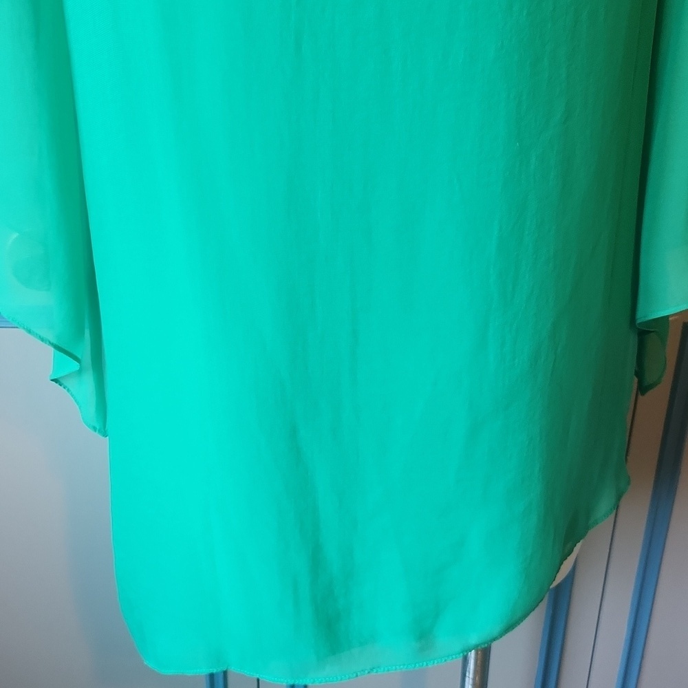 Chico’s Vibrant Green Blouse - Picture 11 of 14